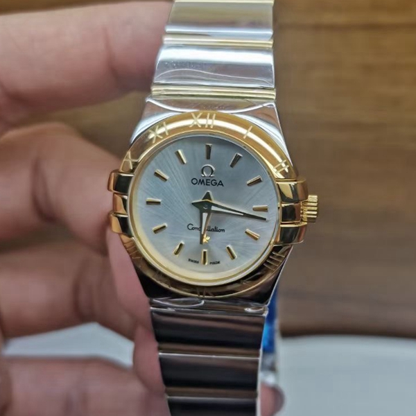 オメガ時計正面デザイン